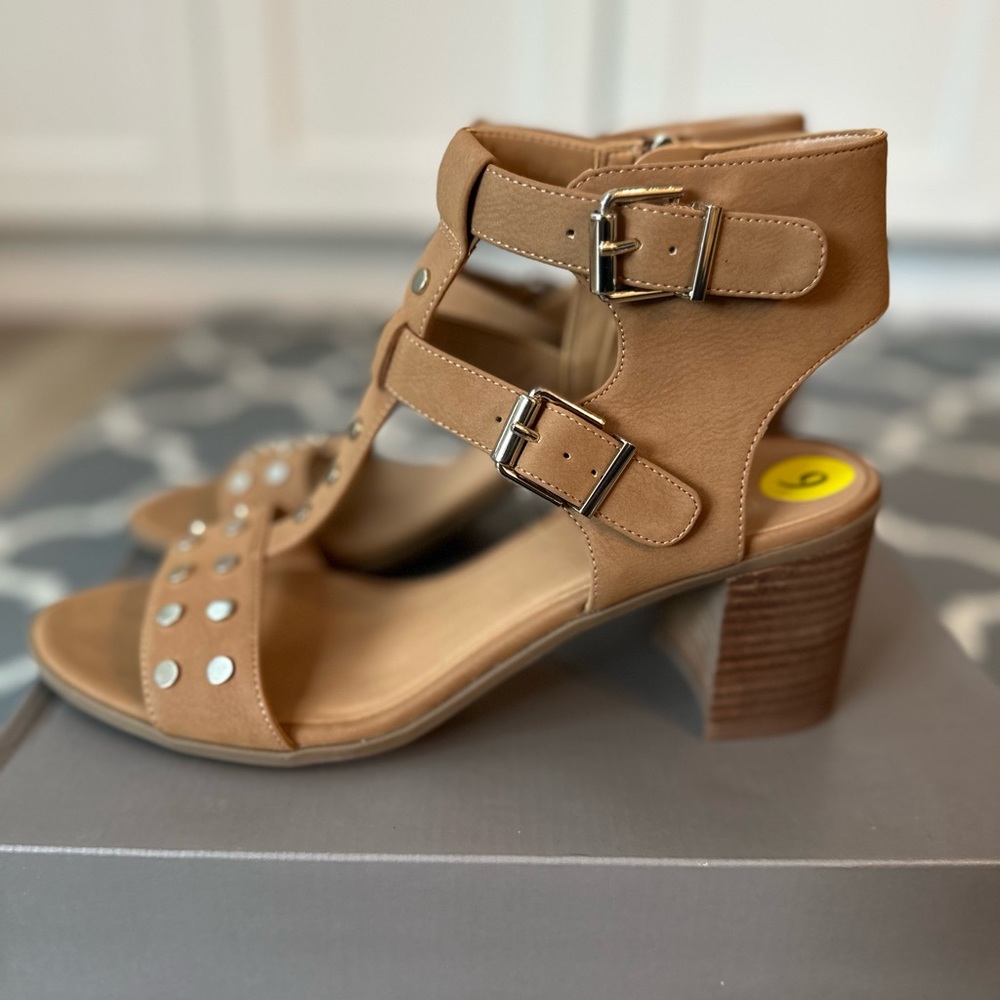 HAVEN/SAND heels with silver hardware